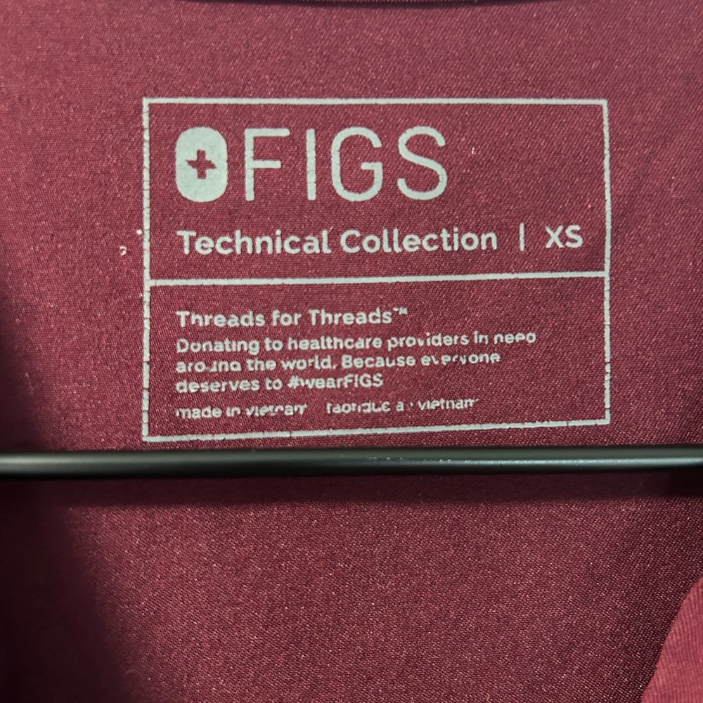 Figs Maroon Technical Collection Top - Picture 2 of 3